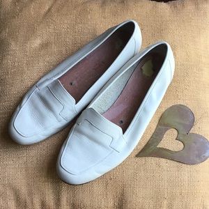 Cream leather loafer